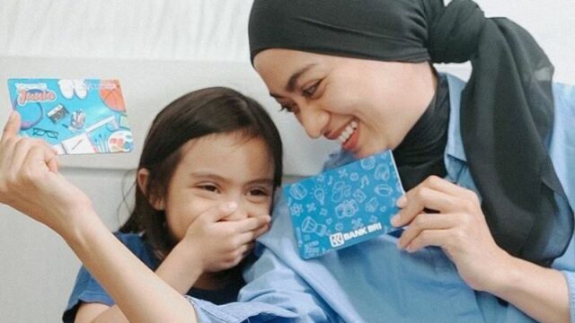 Berita artis: Tingkah kocak Sekala saat diminta Ayudia Bing Slamet menyimpan uang THR buat netizen merasa sangat terhibur.