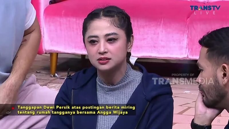 Dewi Perssik akhirnya buka suara soal dirinya yang kini digugat cerai oleh sang suami, Angga Wijaya di Pengadilan Agama Jakarta Selatan.