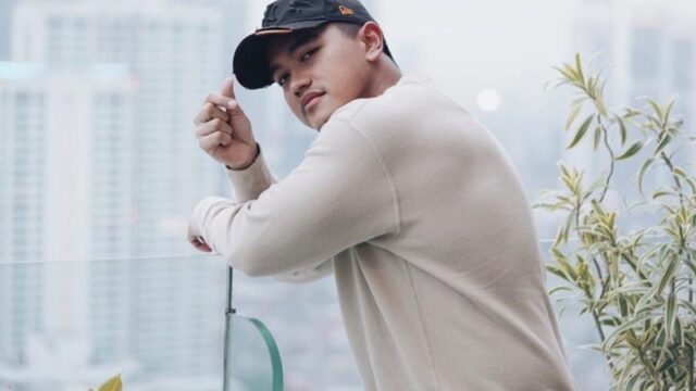 Berita artis: Kaesang dikabarkan kini tengan menggaet wanita cantik dan berprestasi, netizen pun sebut ini karma bagi Nadia Arifta.