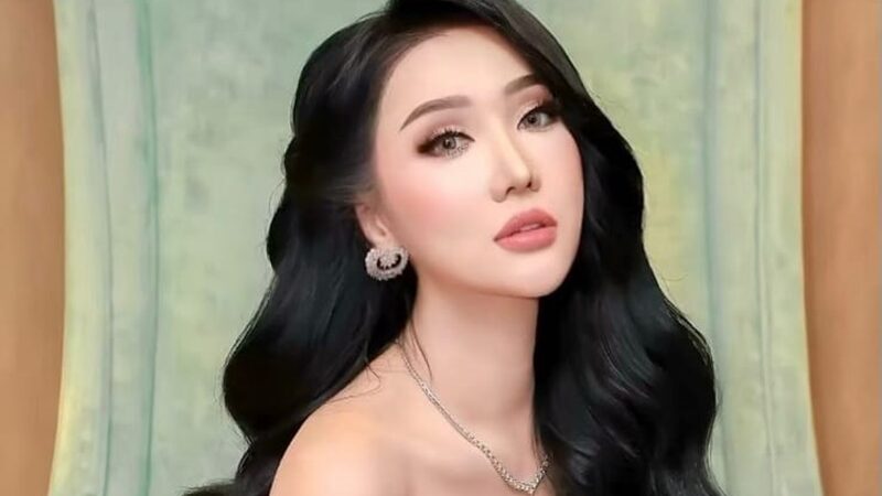 Promosikan salah satu produk pelangsing, Lucinta Luna diprotes netizen agar tidak berbohong, karena badan idealnya ciptaan dokter.