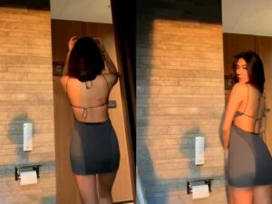 Berita artis: Rachel Florencia membagikan potret dirinya dengan balutan outfit backless alias pakaian yang mengekspos punggung mulusnya.