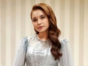 Berita artis: Rossa akhirnya buka suara soal hubungannya dengan Afgan yang sempat dikabarkan berpacaran, namun Afgan ternyata punya pacar tapi bukan Rossa.