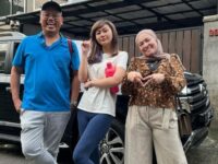 Berita artis: Uya Kuya berkolaborasi dengan Denise Chariesta alias Denis Cadel untuk meluncurkan lagu terbaru yang berjudul Tuti.