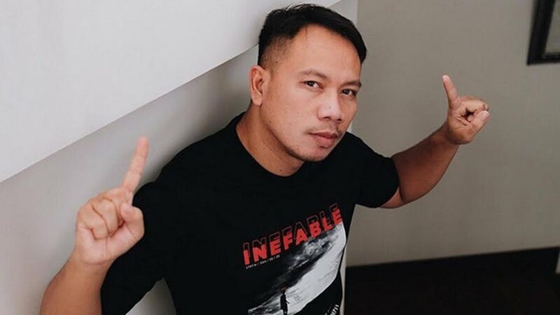 Vicky Prasetyo ternyata sudah lamar seorang gadis asal Rusia yang sempat dikabarkan dekat dengan dirinya tersebut.