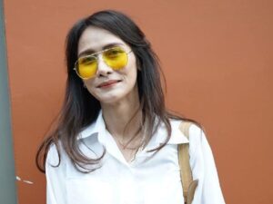 Berita artis: Wenny Aryani belum menceritakan bagaimana kisah pilu hidupnya yang membesarkan Kekey seorang diri hingga pernah masuk penjara.