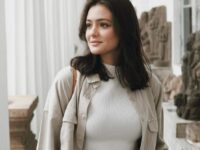 Berita artis: Unggah sebuah foto candid, Amanda Rawles malah disebut cocok dan serasi dengan Al Ghazali oleh netizen.