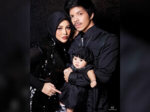 Netizen begitu memuji putri Atta Halilintar, Ameena Hanna Nur Atta sebagai sosok bayi yang begitu fotogenik, menurun dari ibunya.