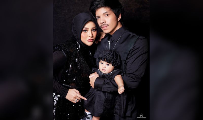 Netizen begitu memuji putri Atta Halilintar, Ameena Hanna Nur Atta sebagai sosok bayi yang begitu fotogenik, menurun dari ibunya.