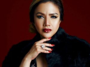 Cekricek.id - Barbie Kumalasari ungkapkan kebahagiaannya ketika menyandang sebuah jabatan baru.