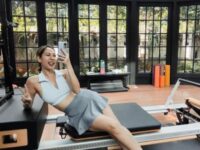 Berita artis: Unggah sebuah mirror selfie, netizen menilai penampilan Bunga Citra Lestari disebut seperti kembaran Anya Geraldine.