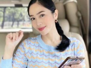 Berita artis: Gunakan sebuah sound viral, Bunga Zainal minta maaf pada sang suami karena tidak terlalu piawai dalam memasak.