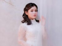 Berita artis: Puteri Puput Soedrajat yakni Chika kini telah rilis sebuah single kedua, malah dinilai lebih cantik disbanding Mayang menurut netizen.