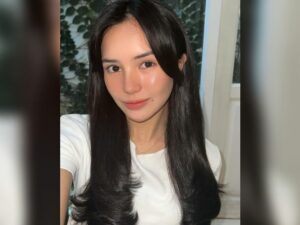 Berita artis: Penampilan baru dari Cut Beby Tsabina saat memiliki poni, disebut netizen malah mirip dengan Chelsea Islan.