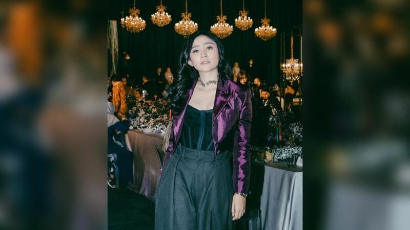 Hadiri acara resepsi pernikahan sahabat baiknya, Febby Rastanty didoakan oleh netizen segera menyusul naik pelaminan dengan aparatur negara.