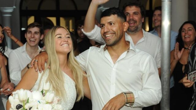 Berita Bola: Mantan pemain Manhester City Sergio Aguero merayakan hari ulang tahun ke 34 bersama dengan kekasihnya di Amerika Serikat