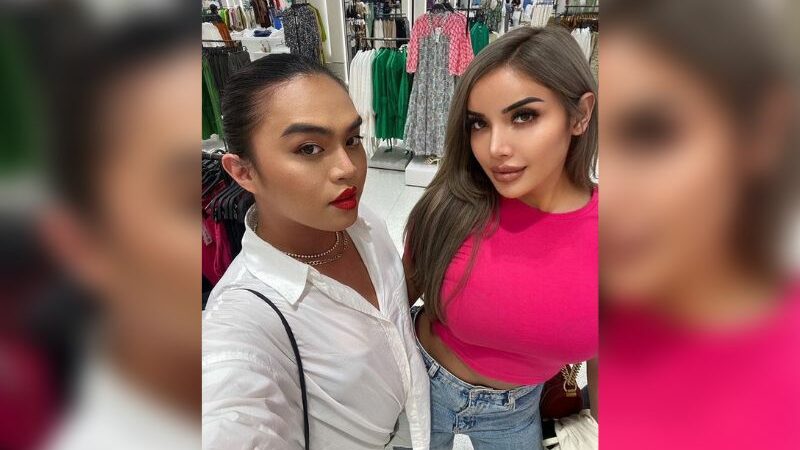 Kembali unggah mirror selfie saat mengenakan crop top dan jeans, Millen Cyrus ditegur netizen karena pusarnya kelihatan.