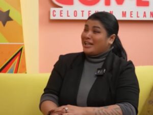 Memutuskan untuk kembali pada agama islam, Nania Yusuf sangat sedih karena teman-teman seperjuangan di agama Kristen jadi menjauhinya.