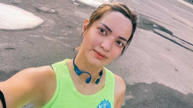 Berita artis: Ternyata ini merupakan pengalaman pertama bagi Nia Ramadhani untuk olahraga di GBK terlebih hanya seorang diri.