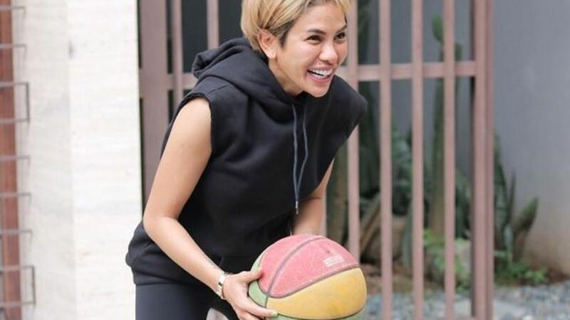 Nikita Mirzani ungkap salah satu hal yang membahagiakan adalah memiliki teman dengan tingkat keanehan yang sama.