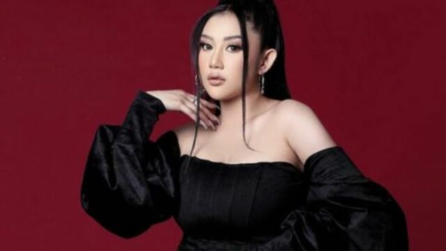 Pamela Safitri blak-blakan ternyata ukuran dada yang diatas perempuan normal miliknya adalah asli, bukan karena operasi.