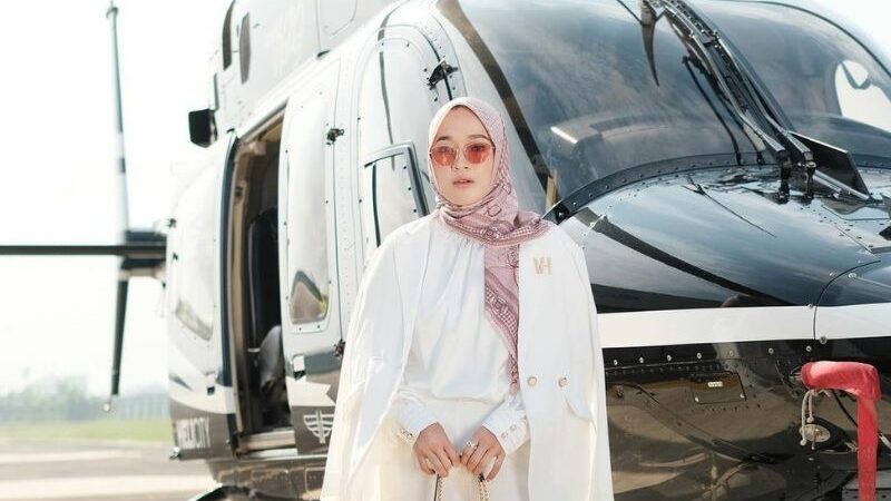 Cekricek.id - Eri Fitriah atau Ririe Fairuz unggah sebuah pengalaman baru yang baru kali ini dijalaninya.