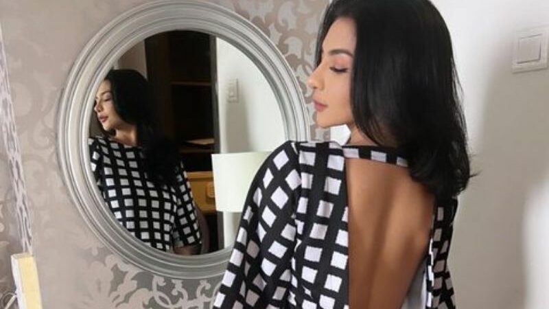 Berita artis: Siva Aprilia kembali kenakan pakaian dengan punggung terbuka buat banyak netizen merasa tergoda olehnya.