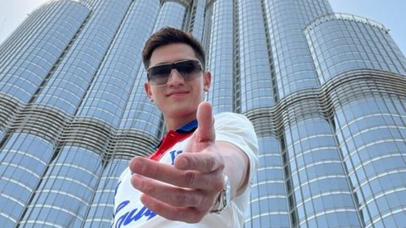 Verrel Bramasta dan para sahabatnya ikuti ice bath challenge, netizen sorot bagaimana ekspresi  dari deretan pria tampan tersebut.