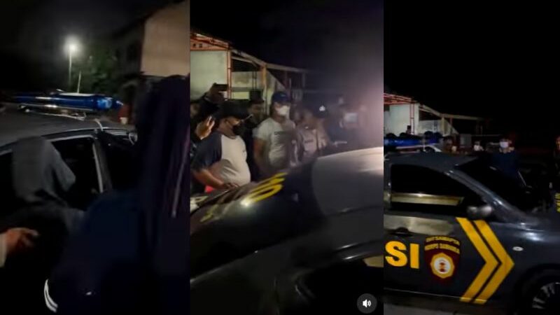 Berita terbaru: Warga berhasil mengamankan pasangan remaja yang berbuat mesum di dalam mobil yang parkir di depan masjid.