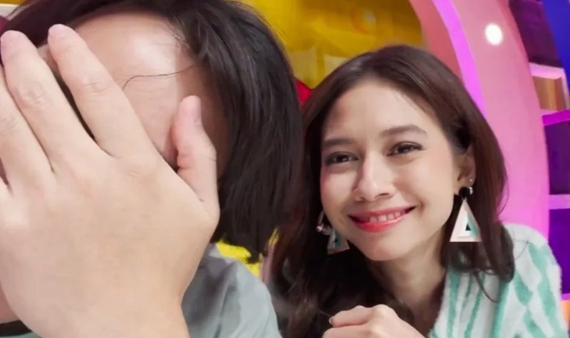 Billy belum lama ini mengabadikan momen kebersamaannya dalam sebuah video bersama dengan artis cantik Yuki Kato, mereka pun didoakan berjodoh.