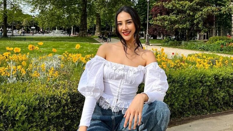 Anya Geraldine ternyata tidak suka sama pria yang terlalu tajir atau pun terlalu ganteng karena menurutnya itu akan menjadi sebuah ketakutan baginya.