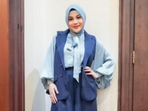 Aurel Hermansyah tuliskan kesaksian bagaimana perjuangan keras Arsy Hermansyah agar bisa mengikuti perlombaan music di Amerika.