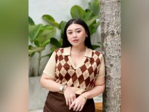 Selebgram cantik Clarissa Putri mengunggah foto terbarunya yang kian hari makin cantik. Akun Instagram miliknya @clarissaputri dibanjiri pujian.