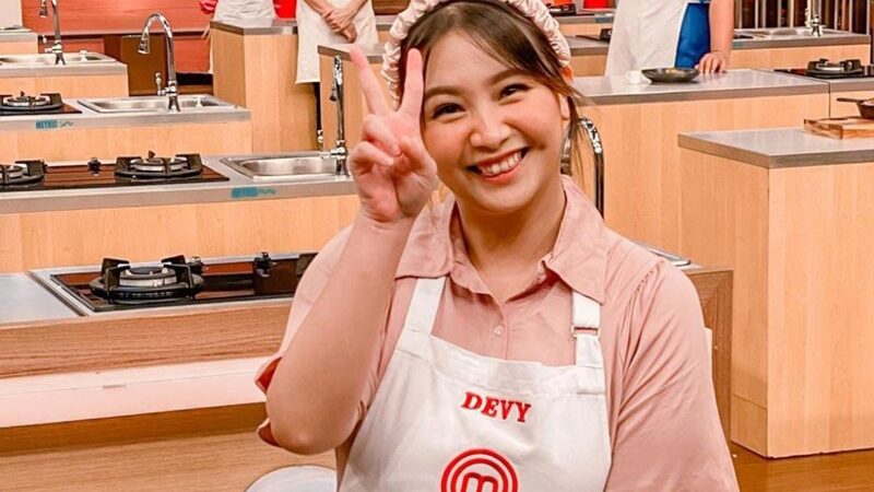 Belajar dari sebuah pengalaman yang tidak menyenangkan, membuat Devy Anastasia lebih memilih untuk sendirian.