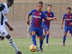 Mantan pemain akademi Barcelona, Carter Payne, meninggal dunia akibat kejadian tabrak lari. Payne merupakan pemain klub AS Tormenta FC.