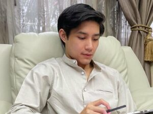 Sarwendah resmi buka bisnis kuliner yakni bakmi ciwen, yang semula hanya berawal dari hobi buat bakmi di rumah untuk keluarga.