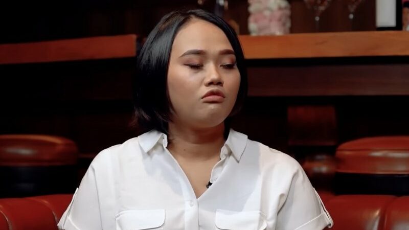 Sheva, ibu dua anak yang memilih jadi wanita malam serta jadi open BO cerita pahitnya masa lalu. Serta pernah di dm oleh Hotman Paris.