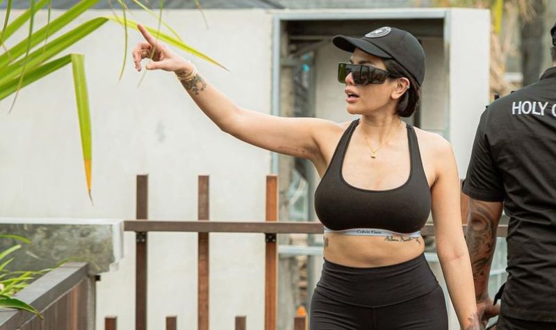 Nikita Mirzani minta netizen laporkan keberadaan Nindi Ayunda dan Dito Mahendra yang mangkir setelah keluarga surat perintah jemput paksa.