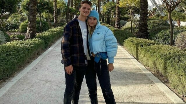 Model Cantik Belanda Mikky Kiemeney Halangi Kepindahan Frenkie de Jong ke MU