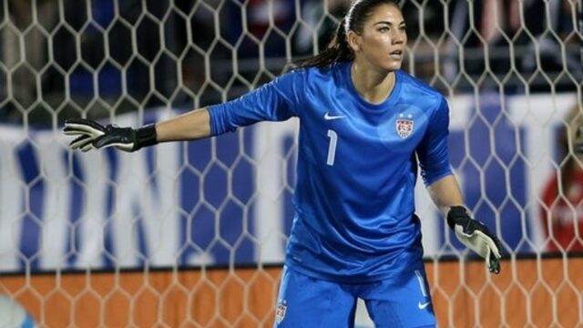 Legenda sepak bola wanita Amerika Serikat, Hope Amelia Solo, harus berurusan dengan kepolisian lalu lintas akibat dirinya mabuk saat mengemudi.