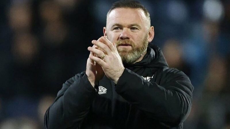 Wayne Rooney meningkatkan keamanan di rumahnya di Cheshire, Inggris. Rooney akan beraktivitas di Amerika Serikat untuk melatih DC United.