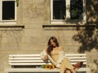 Nadin Amizah membatalkan seluruh agendanya setelah pulang dari Jerman. Ia mengungkap alasannya di akun Instagram miliknya.