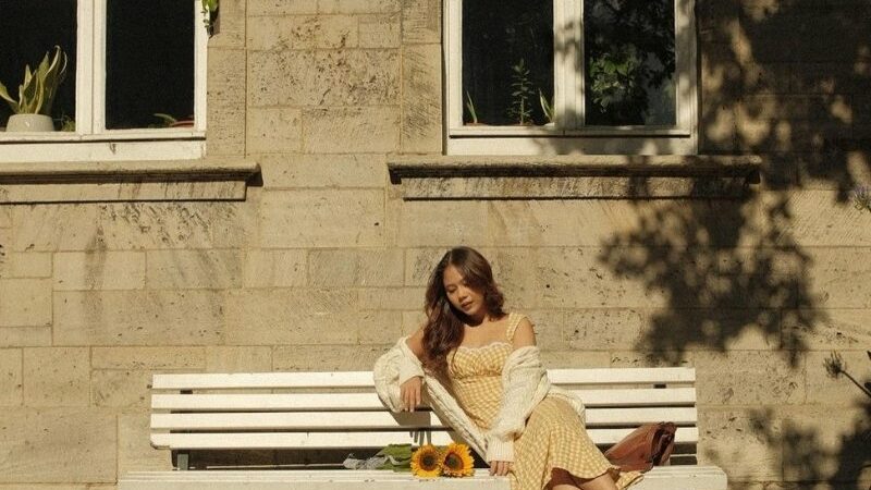 Nadin Amizah membatalkan seluruh agendanya setelah pulang dari Jerman. Ia mengungkap alasannya di akun Instagram miliknya.