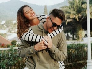 Siti Badriah dan suami membagikan kisah lucu mereka saat awal PDKT, siapa sangka kalau Siti Badriah yang naksir suami duluan.