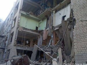 Pertikaian antar dua Negara menyebabkan luka pilu bagi keluarga bocah laki-laki yang tewas dalam hantaman rudal Rusia di Ukraina