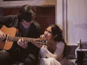 Nadin Amizah kini blak-blakan unggah momen romantisnya bersama kekasih (31/7/22), banyak netizen yang dibuat meleleh