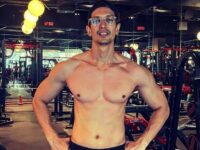 Perubahan bentuk tubuh Dimas Beck membuat netizen terkejut. Mereka penasaran bagaimana proses Dimas Beck mendapatkan hasil tersebut