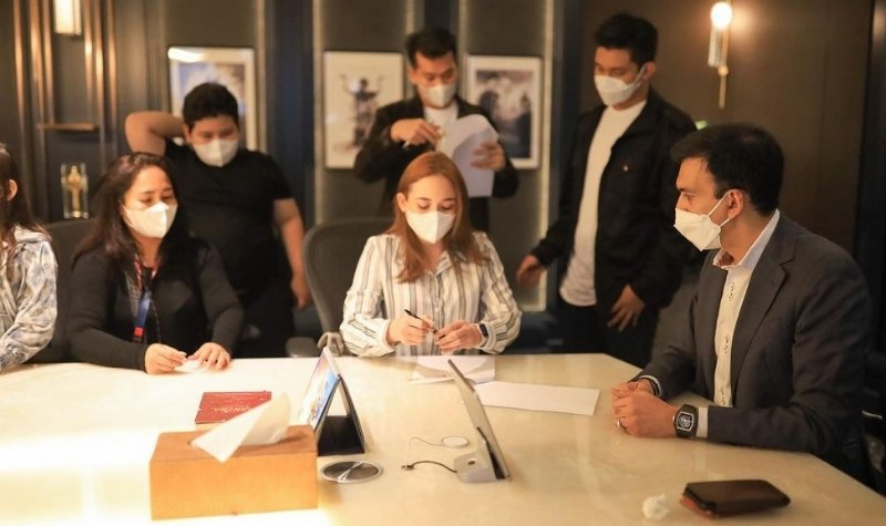 Manoj Punjabi Bertemu Keluarga Laura Anna: Mau Dibuatkan Film? 2 Lampiran Gambar