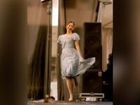 Nadin Amizah yang merupakan idola para anak senja kerap tampil mempesona dengan gaun vintagenya. Banyak yang memuji ciri khasnya.