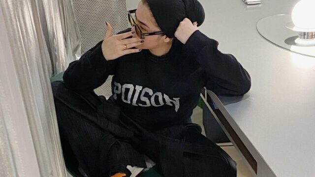 Sivia Azizah tuai pujian netizen perihal outfit serba hitam yang selalu kece. Banyak yang menyebutkan bahwa Sivia adalah the real cewek mamba.