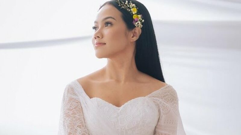 Yura Yunita berhasil menyentuh hati banyak penggemarnya lewat video musik “Dunia Tipu-tipu” serta membuat banyak orang menangis.